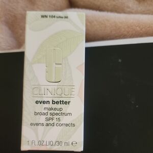 Clinique Moisturizer White and Pale Green